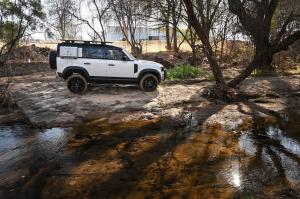 Land Rover Defender 110 P400 S Urban Pack 2020 года  (ZA)